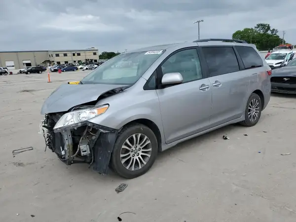 5TDYZ3DCXJS911093 2018 TOYOTA SIENNA - Image 1