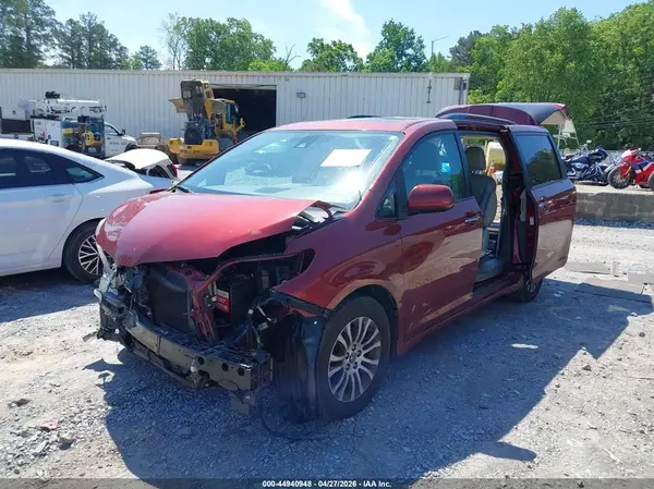 5TDYZ3DCXJS919422 2018 TOYOTA SIENNA - Image 2