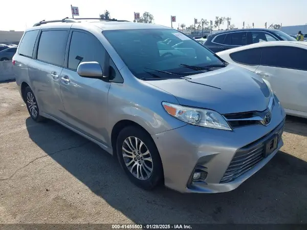 5TDYZ3DCXJS920618 2018 TOYOTA SIENNA - Image 1