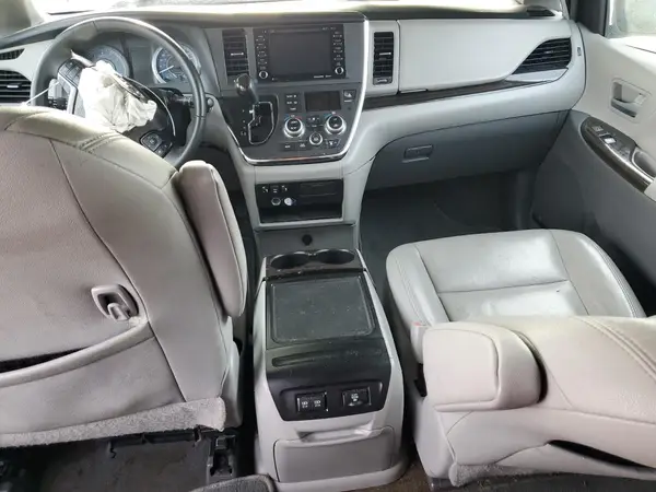 5TDYZ3DCXJS921302 2018 TOYOTA SIENNA - Image 8