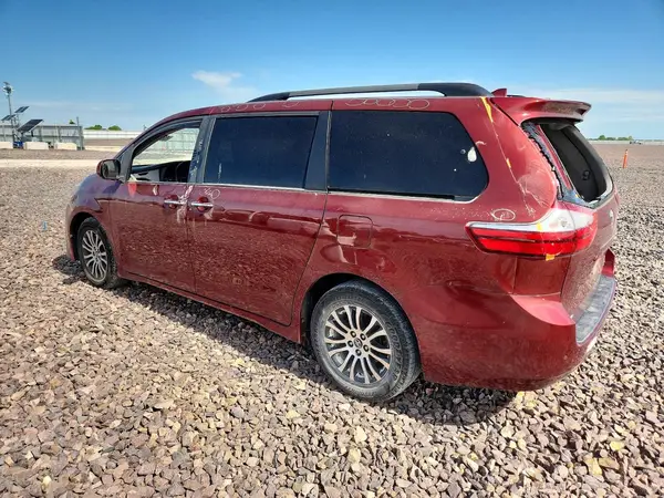 5TDYZ3DCXJS927813 2018 TOYOTA SIENNA - Image 2