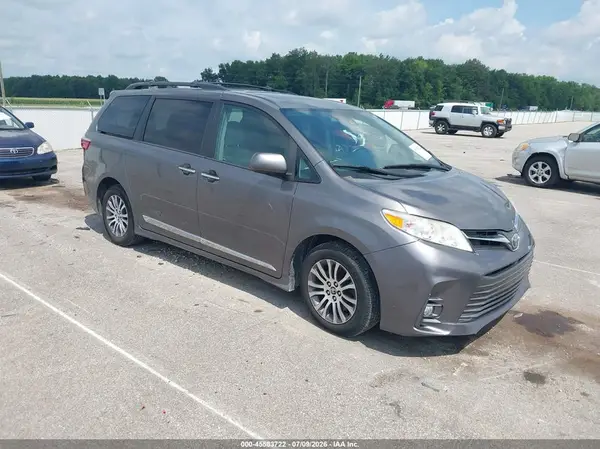 5TDYZ3DCXJS928671 2018 TOYOTA SIENNA - Image 1