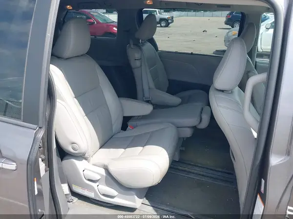 5TDYZ3DCXJS928671 2018 TOYOTA SIENNA - Image 8
