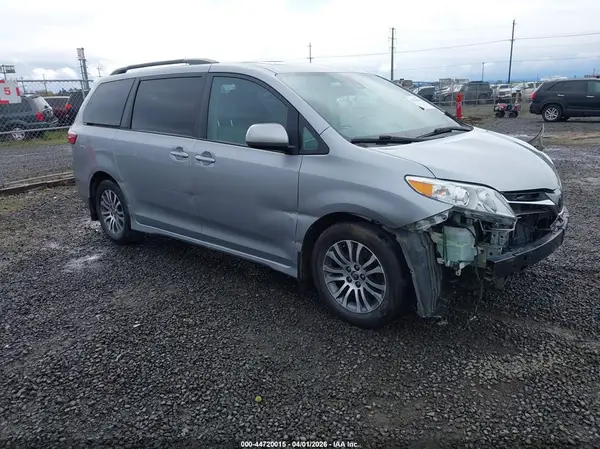 5TDYZ3DCXJS935684 2018 TOYOTA SIENNA - Image 1