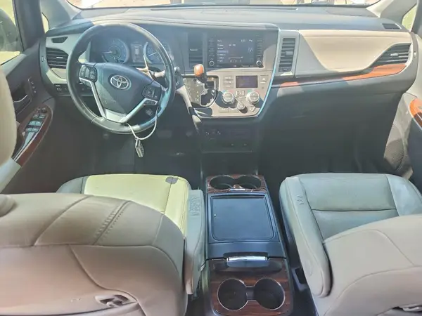 5TDYZ3DCXJS940416 2018 TOYOTA SIENNA - Image 8