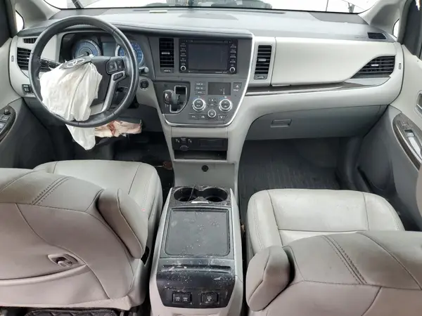 5TDYZ3DCXJS942263 2018 TOYOTA SIENNA - Image 8