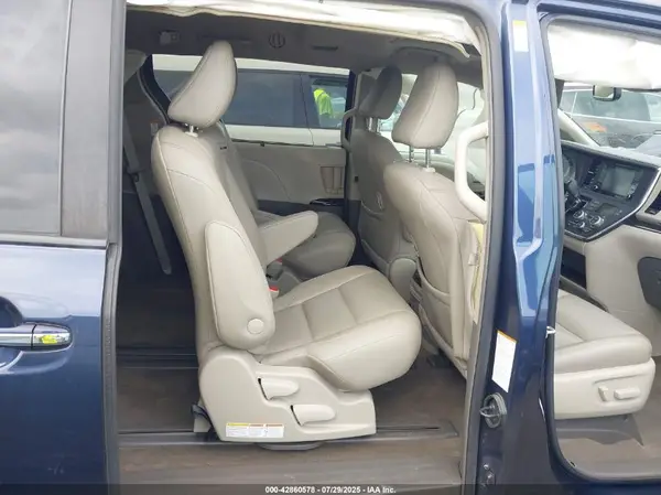 5TDYZ3DCXJS944854 2018 TOYOTA SIENNA - Image 8
