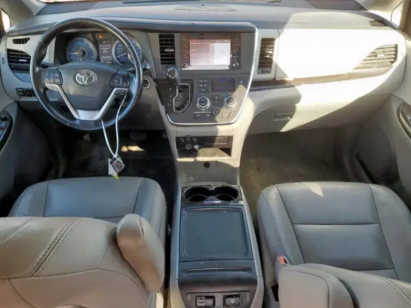 5TDYZ3DCXJS945082 2018 TOYOTA SIENNA - Image 8
