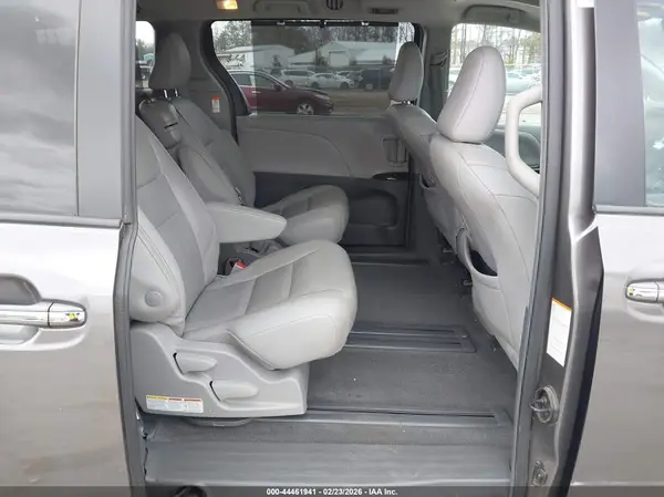 5TDYZ3DCXJS947379 2018 TOYOTA SIENNA - Image 8