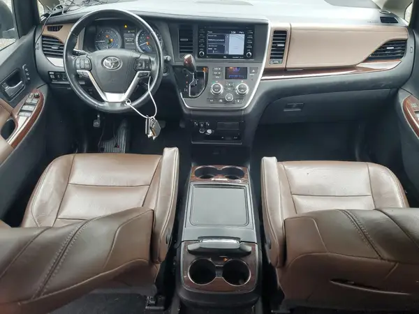 5TDYZ3DCXJS955336 2018 TOYOTA SIENNA - Image 8