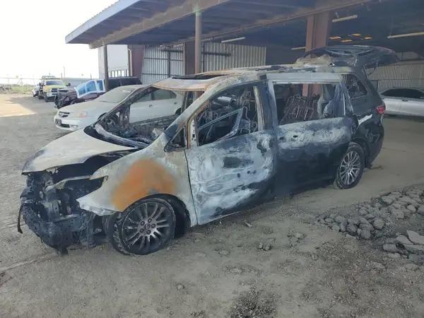 5TDYZ3DCXJS955790 2018 TOYOTA SIENNA - Image 1