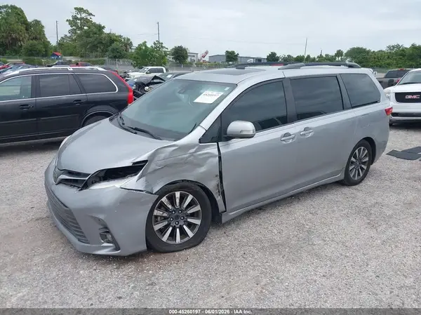 5TDYZ3DCXJS957944 2018 TOYOTA SIENNA - Image 2