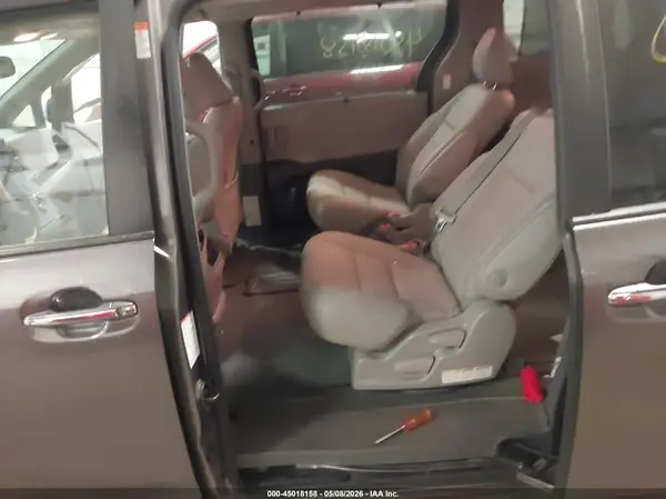 5TDYZ3DCXKS002952 2019 TOYOTA SIENNA - Image 8