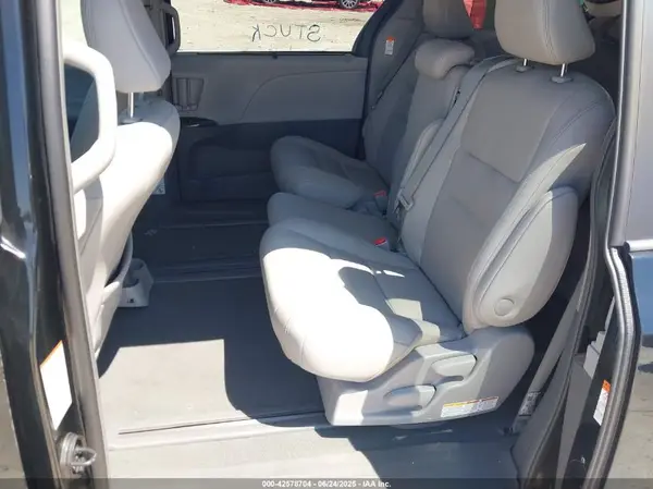 5TDYZ3DCXKS004233 2019 TOYOTA SIENNA - Image 8