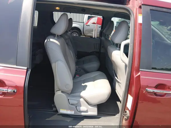 5TDYZ3DCXKS005852 2019 TOYOTA SIENNA - Image 8