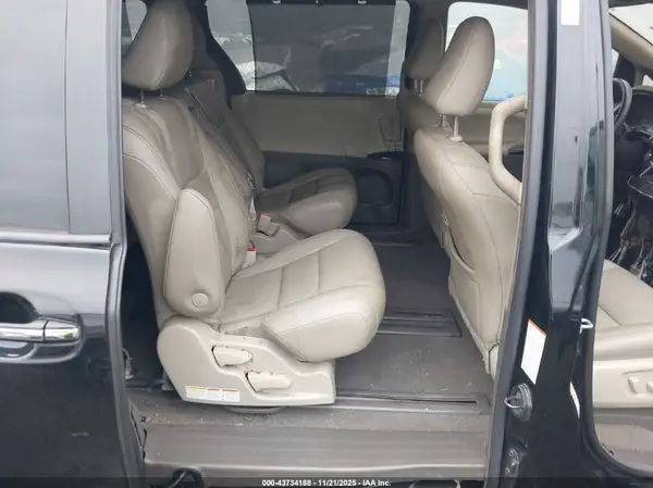 5TDYZ3DCXKS009142 2019 TOYOTA SIENNA - Image 8