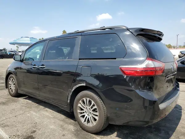 5TDYZ3DCXKS012879 2019 TOYOTA SIENNA - Image 2