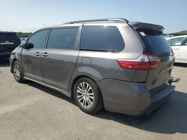 5TDYZ3DCXKS017337 2019 TOYOTA SIENNA - Image 2