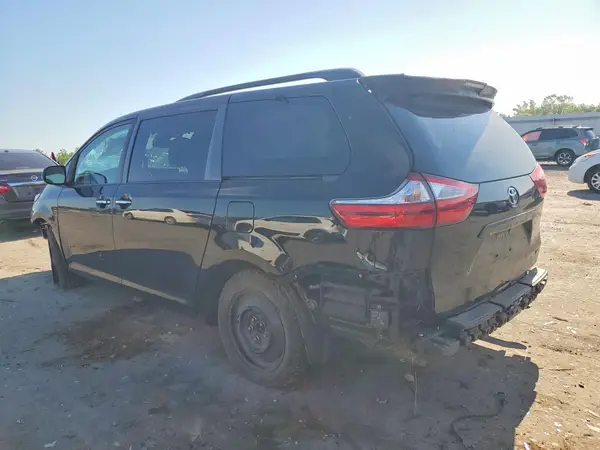 5TDYZ3DCXKS968301 2019 TOYOTA SIENNA - Image 2