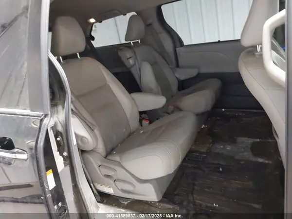 5TDYZ3DCXKS970792 2019 TOYOTA SIENNA - Image 8