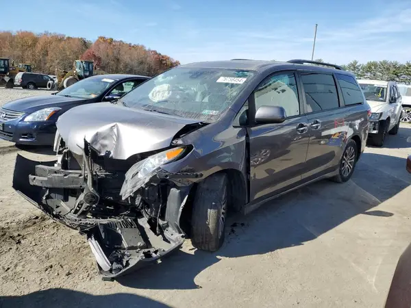 5TDYZ3DCXKS973790 2019 TOYOTA SIENNA - Image 1