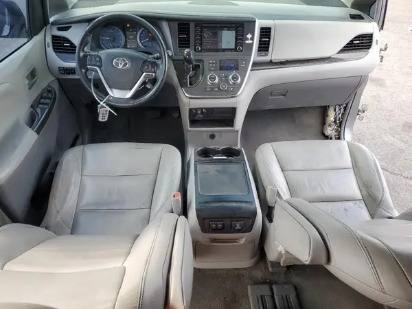 5TDYZ3DCXKS976382 2019 TOYOTA SIENNA - Image 8