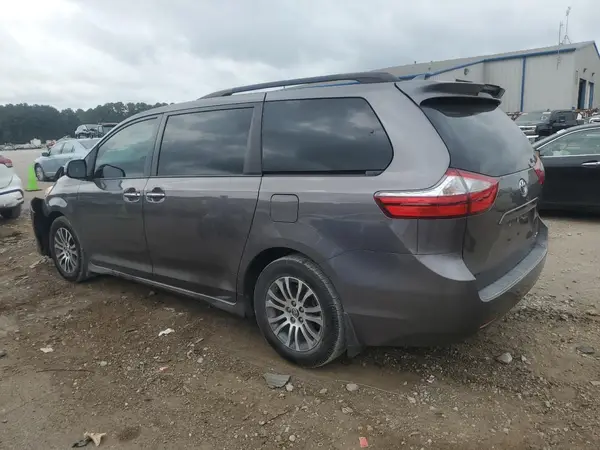 5TDYZ3DCXKS985213 2019 TOYOTA SIENNA - Image 2