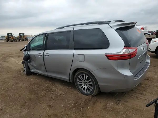 5TDYZ3DCXKS986247 2019 TOYOTA SIENNA - Image 2