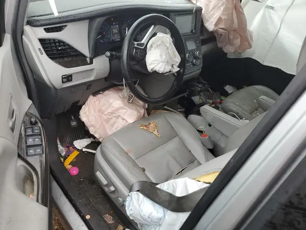 5TDYZ3DCXKS986247 2019 TOYOTA SIENNA - Image 8