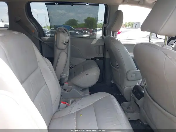 5TDYZ3DCXKS989486 2019 TOYOTA SIENNA - Image 8