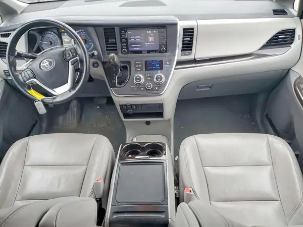 5TDYZ3DCXKS989813 2019 TOYOTA SIENNA - Image 8