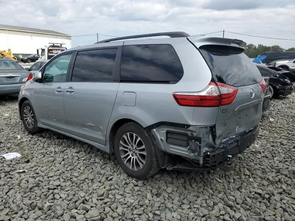 5TDYZ3DCXKS993182 2019 TOYOTA SIENNA - Image 2