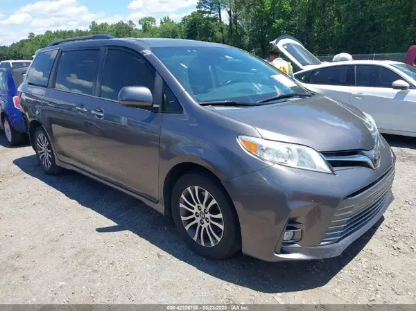 5TDYZ3DCXKS996955 2019 TOYOTA SIENNA - Image 1