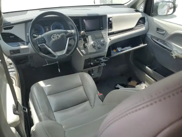 5TDYZ3DCXKS997801 2019 TOYOTA SIENNA - Image 8
