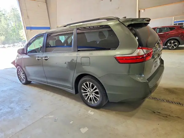 5TDYZ3DCXLS026508 2020 TOYOTA SIENNA - Image 2