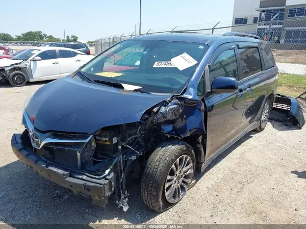 5TDYZ3DCXLS038464 2020 TOYOTA SIENNA - Image 2