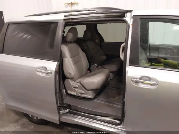5TDYZ3DCXLS040067 2020 TOYOTA SIENNA - Image 8
