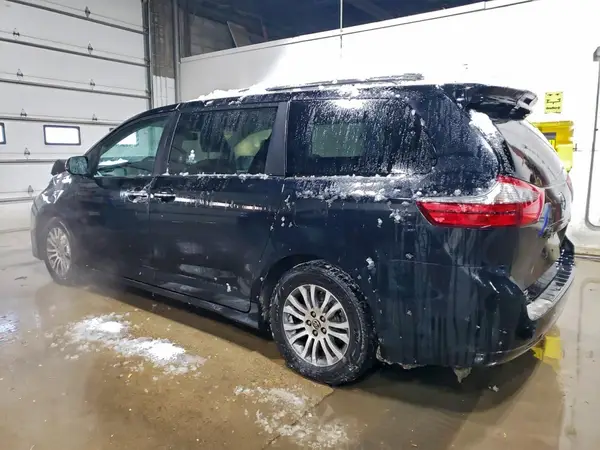 5TDYZ3DCXLS065633 2020 TOYOTA SIENNA - Image 2