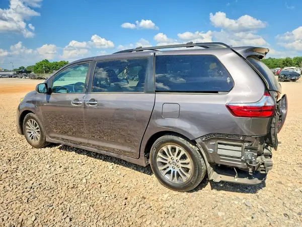 5TDYZ3DCXLS076826 2020 TOYOTA SIENNA - Image 2