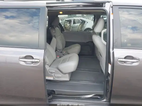 5TDYZ3DCXLS079225 2020 TOYOTA SIENNA - Image 8