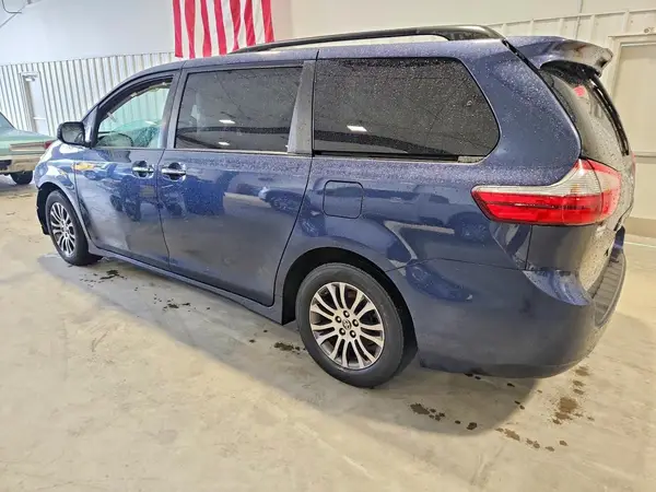 5TDYZ3DCXLS082173 2020 TOYOTA SIENNA - Image 2