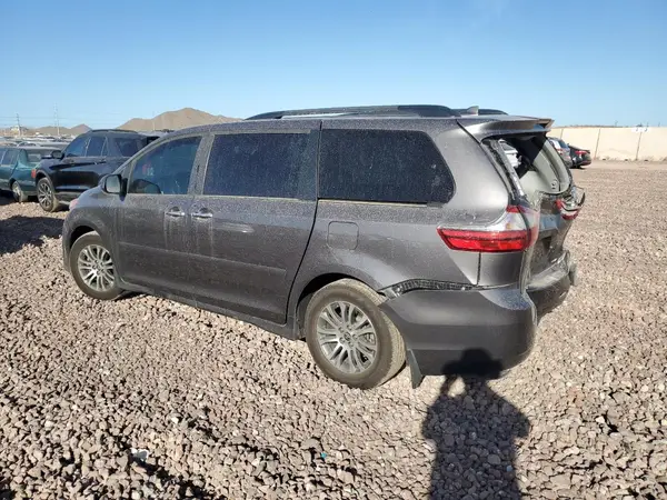 5TDYZ3DCXLS085624 2020 TOYOTA SIENNA - Image 2