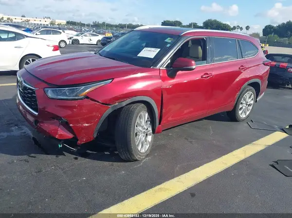 5TDYZRAH0LS004164 2020 TOYOTA HIGHLANDER - Image 2