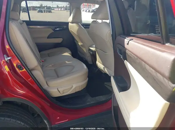 5TDYZRAH0LS004164 2020 TOYOTA HIGHLANDER - Image 8