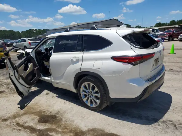 5TDYZRAH0LS004309 2020 TOYOTA HIGHLANDER - Image 2