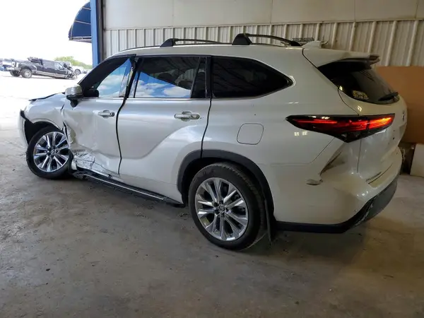 5TDYZRAH0LS022972 2020 TOYOTA HIGHLANDER - Image 2