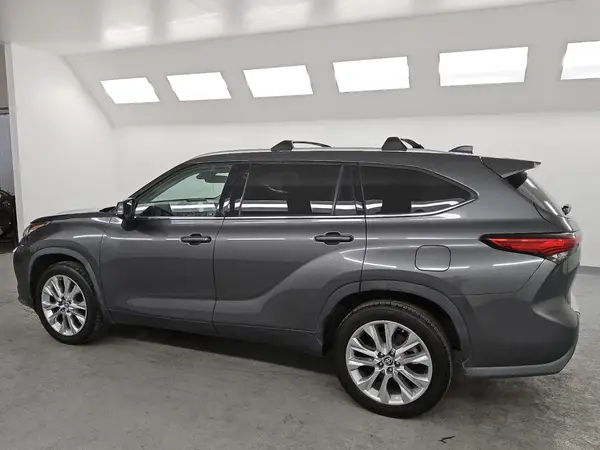 5TDYZRAH0LS030926 2020 TOYOTA HIGHLANDER - Image 2