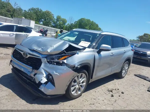 5TDYZRAH0MS089945 2021 TOYOTA HIGHLANDER - Image 2