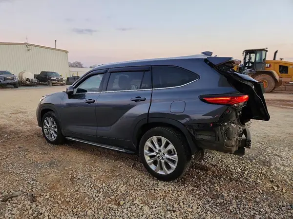5TDYZRAH1MS516534 2021 TOYOTA HIGHLANDER - Image 2