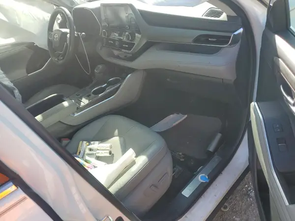 5TDYZRAH1MS516548 2021 TOYOTA HIGHLANDER - Image 8
